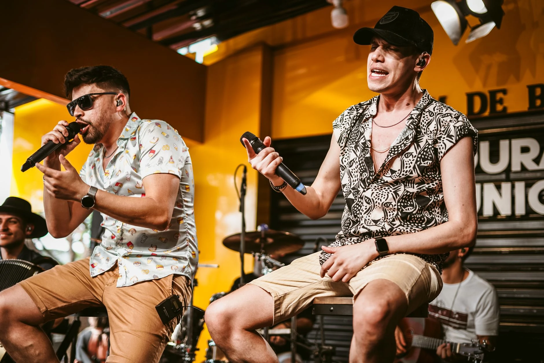 Professioneel eventbeeld met live band zomerborrel OnDestination