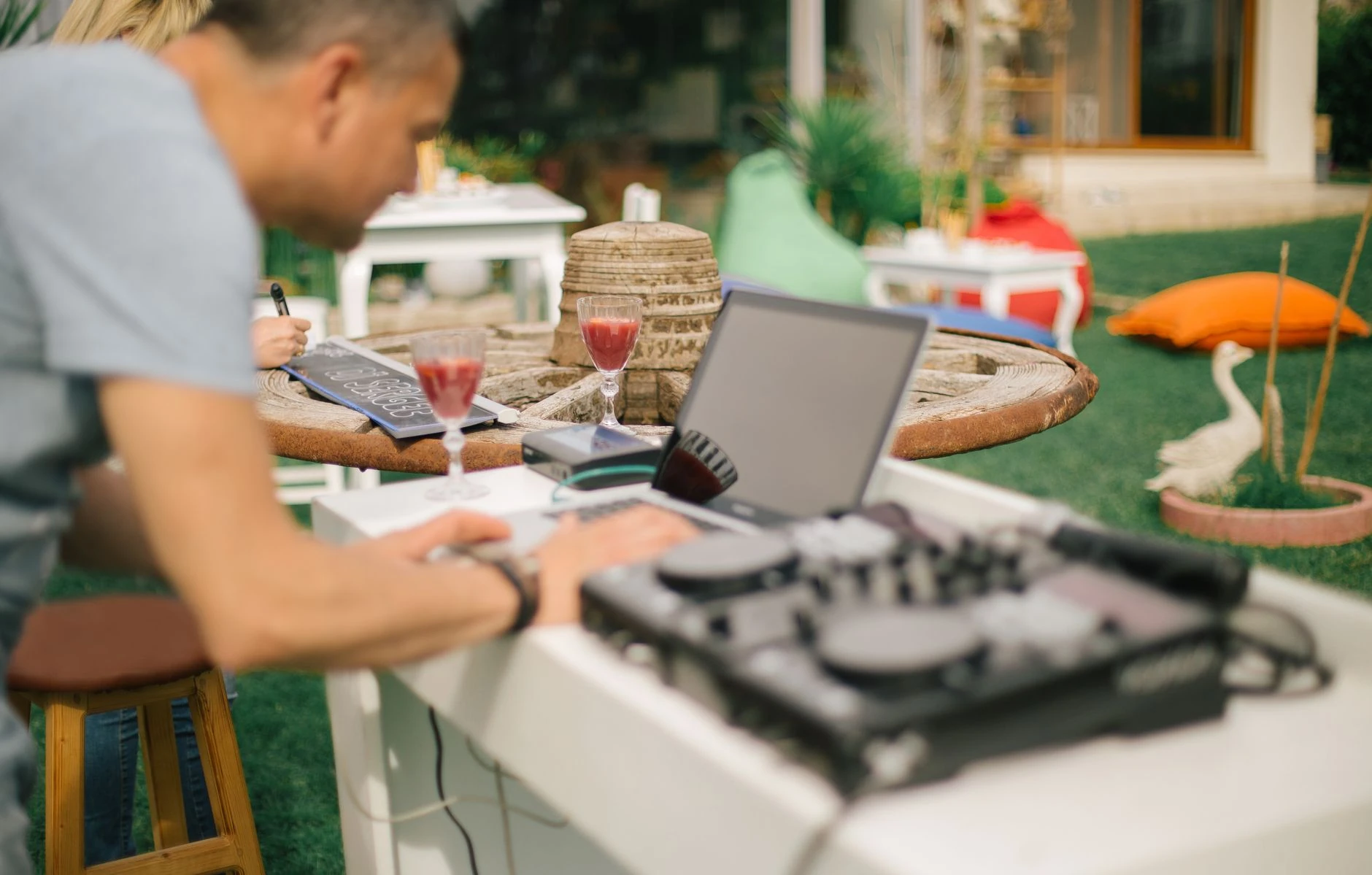 Professioneel tuinfeest zomerborrel organiseren in Lisse met OnDestination